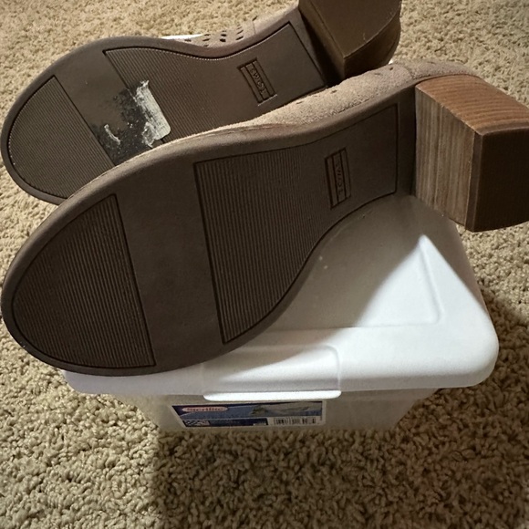 Tom’s open toe bootie - Picture 1 of 3